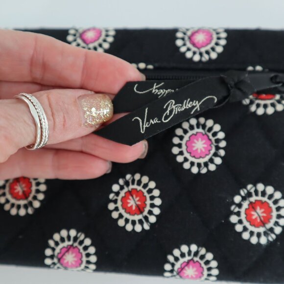 Vera Bradley Quilted Trifold Wallet Womens O/S Black Functional Purse Travel - Picture 5 of 7